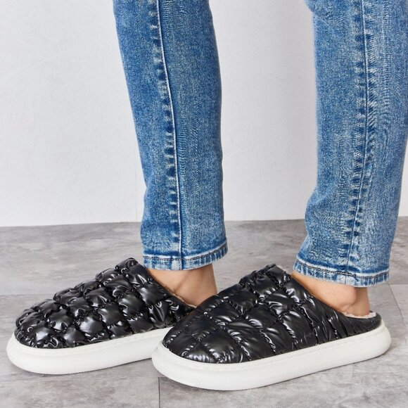 Puffer Plush Slippers - Picture 4 of 5